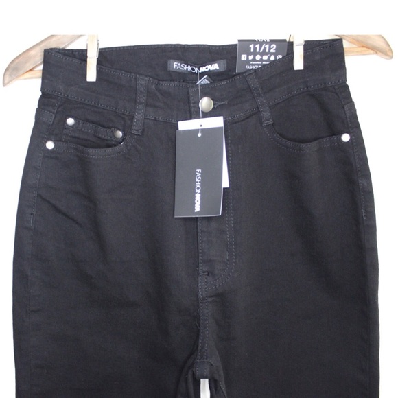 Fashion Nova NWT Coraline High Rise Black Jeans 11 - Picture 4 of 9